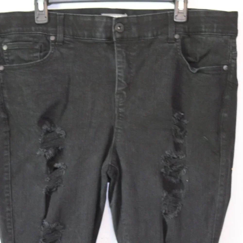 Torrid Bombshell Stretch Skinny Jeans Black Distressed Plus Size 20 Short H13228 - Picture 5 of 12